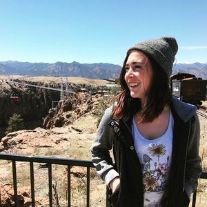 Meet your Posher, Kayley